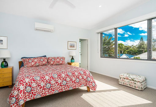 5 beachside drive guest bed